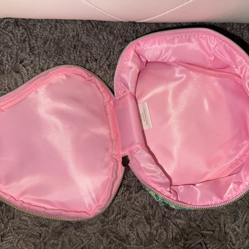 Lilly Pulitzer Pink and Green Tropical Heart Bag - Picture 2 of 3